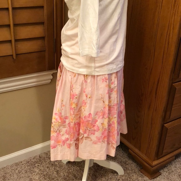 Bandolino cotton pink floral skirt w/pleats sz 10 - Picture 3 of 7